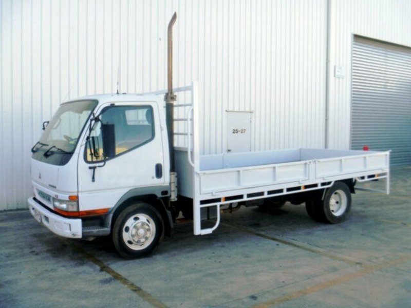 2004 MITSUBISHI CANTER