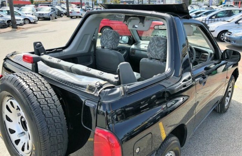 2001 SUZUKI GRAND VITARA JLX "CONVERTIBLE"