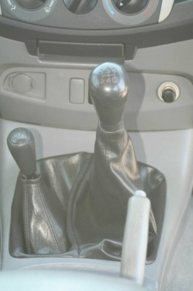 2007 TOYOTA HILUX SR5 (4x4) KUN26R 06 UPGRADE