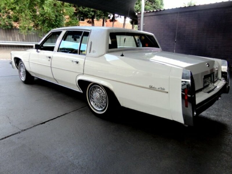 1984 CADILLAC FLEETWOOD BROUGHAM