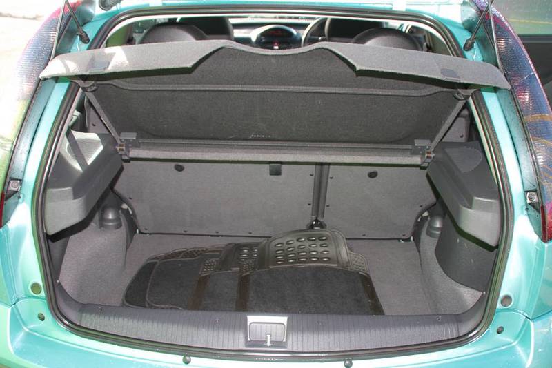 2005 HOLDEN BARINA XC (MY04.5)