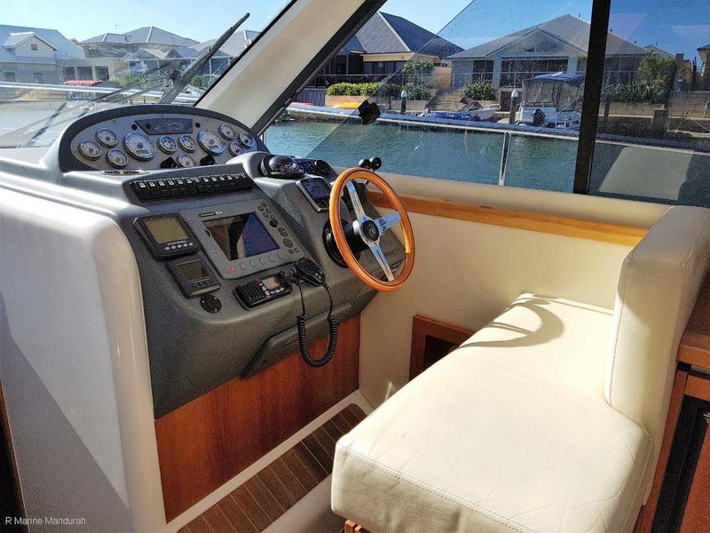 Riviera 3600 Sport Yacht ** UNDER OFFER IN 6 DAYS *** $265,500 ***