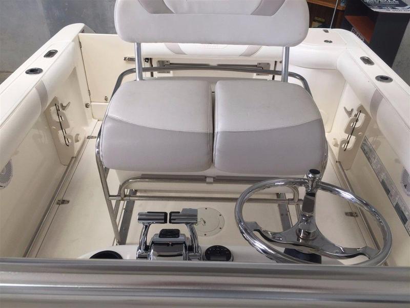Boston Whaler 240 Outrage Nicest example in Australia
