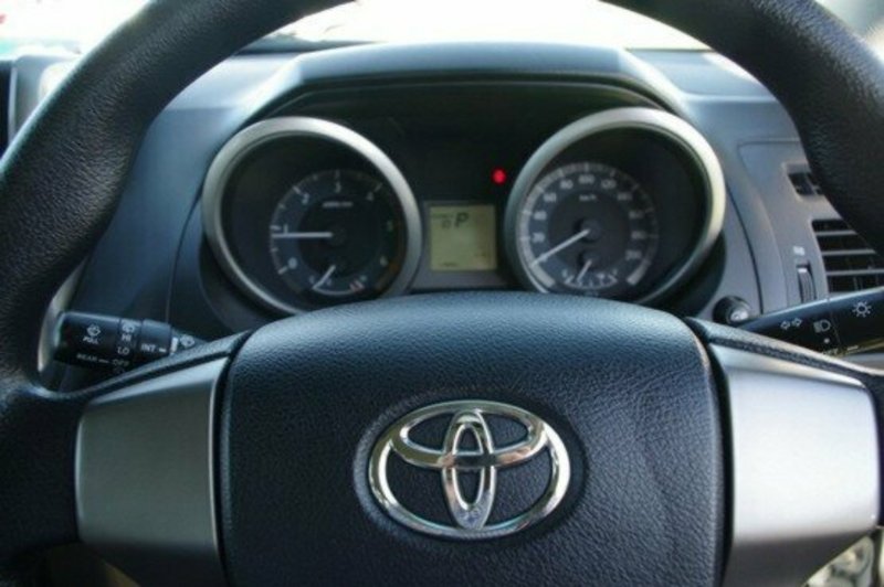 2010 TOYOTA Landcruiser Prado GX KDJ150R
