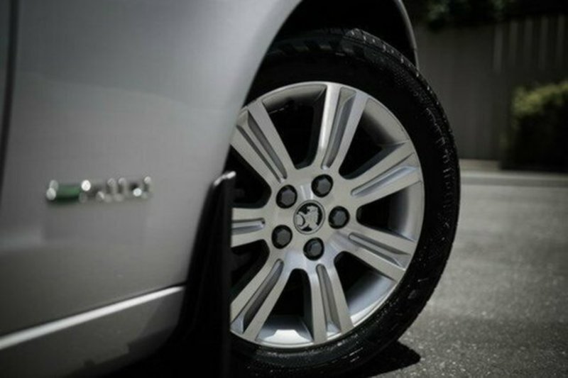 2009 HOLDEN CALAIS VE MY10