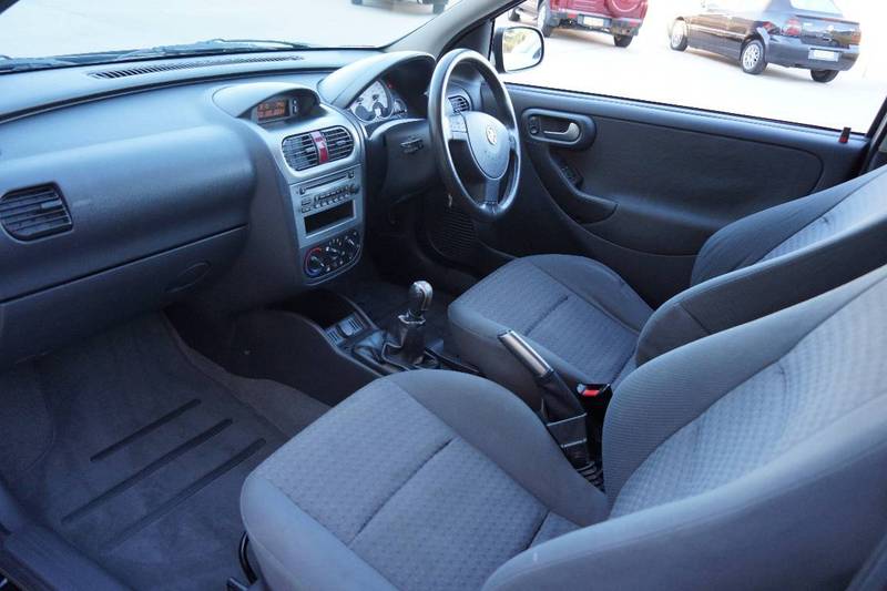 2002 HOLDEN BARINA SRi XC