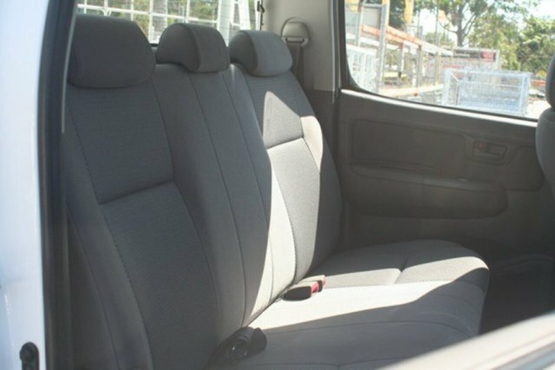 2012 TOYOTA HILUX SR (4x4) KUN26R MY12