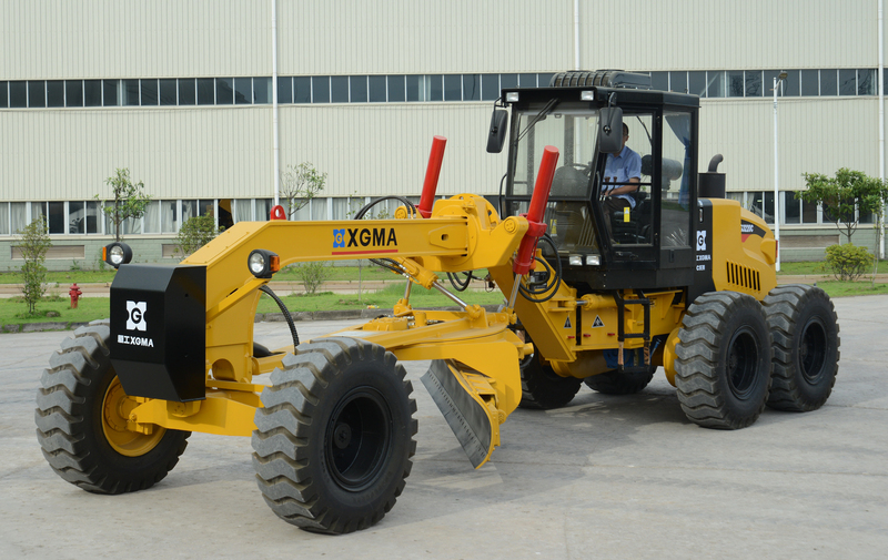 NEW SERIES COBRA XGMA GRADERS