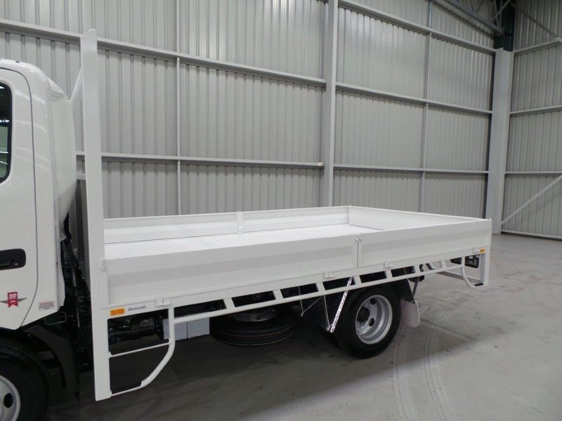 2016 HINO 616 - 300 Series 616 - 300 Series Truck