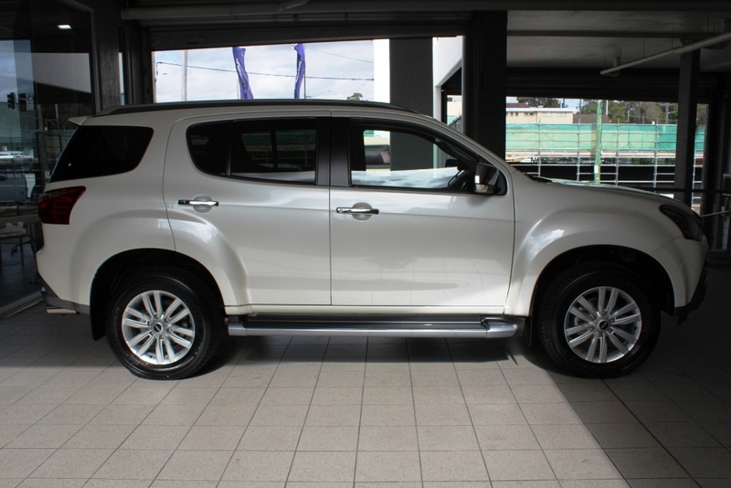 2017 ISUZU MU-X LS-T