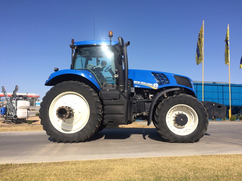 NEW HOLLAND T8.360 Tractor