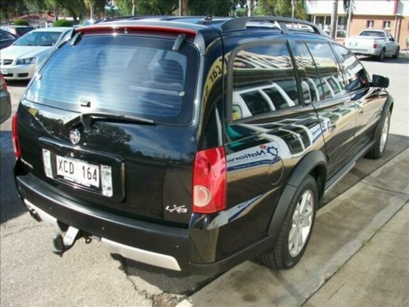 2004 HOLDEN ADVENTRA LX8 VYII