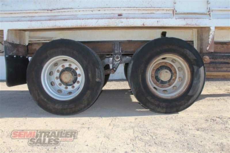 2008 AJ Stock Pig Tipping Pig Trailer