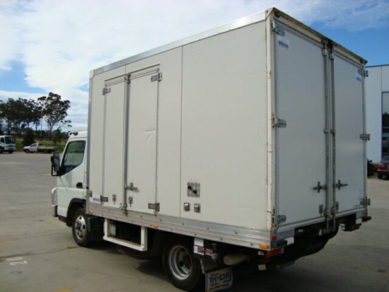 2006 MITSUBISHI FUSO CANTER FE83P 2.0 MWB 700/800
