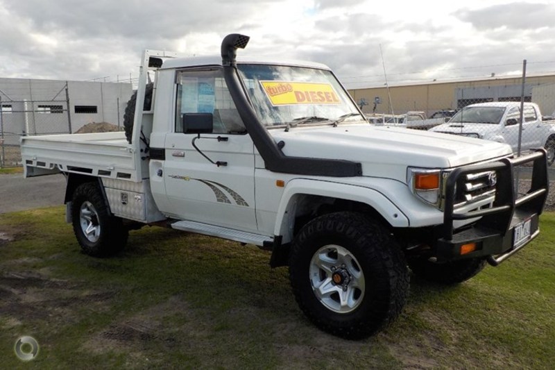 2005 TOYOTA LANDCRUISER RV HDJ79R