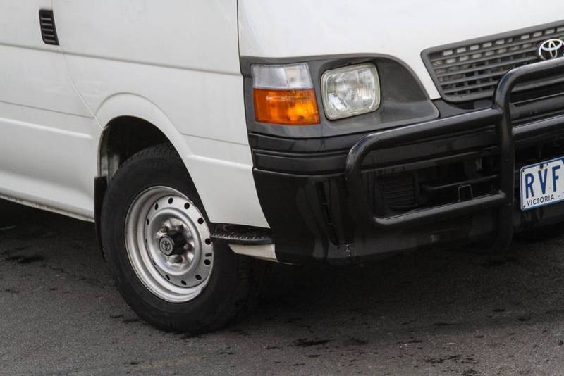 2002 TOYOTA HIACE RZH113R