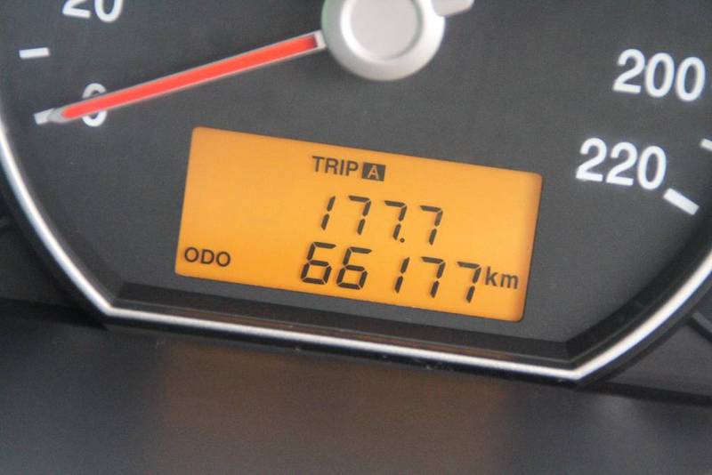 2011 KIA RONDO Si UN MY11