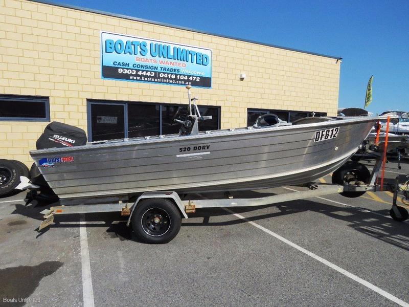 Quintrex 520 Dory CENTRE CONSOLE VERY BEAMY, REALLY NICE HIGH SIDES
