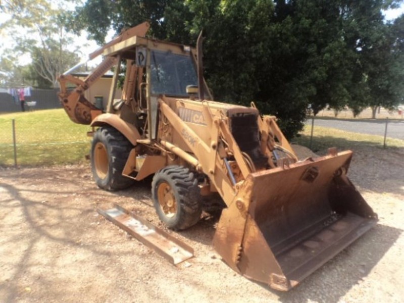 CASE 580K Backhoe Loader