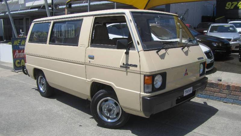 1982 MITSUBISHI L300 EXPRESS SB