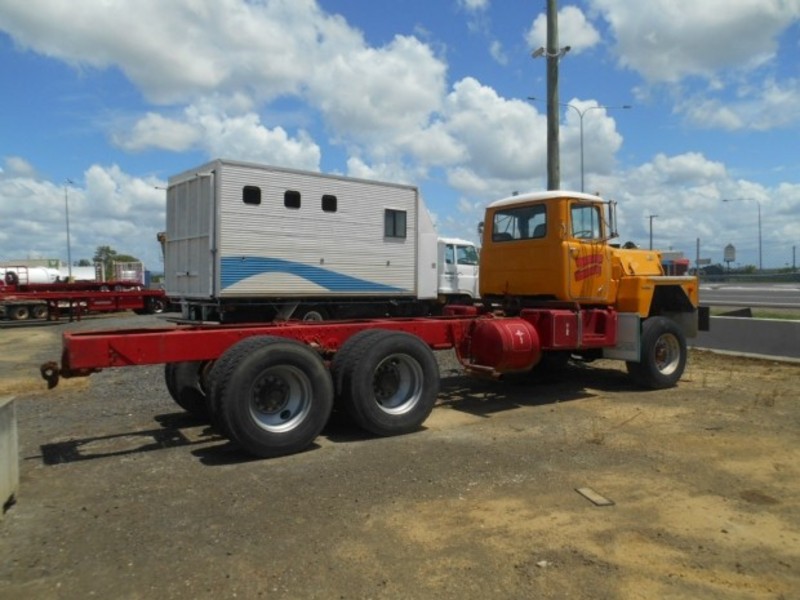 1900 MACK R600 SERIES 6X6 R600 SERIES Truck