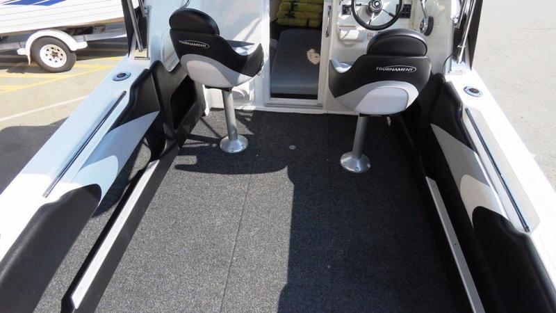 Tournament 2000 Bluewater EXCELLENT DECK SPACE, RIDE AND QUALITY BUILD