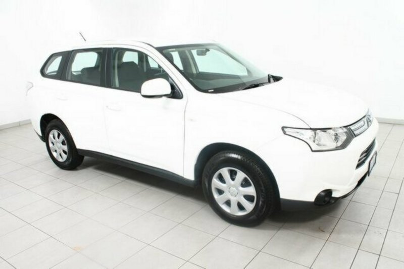 2013 MITSUBISHI OUTLANDER ES 2WD ZJ MY14