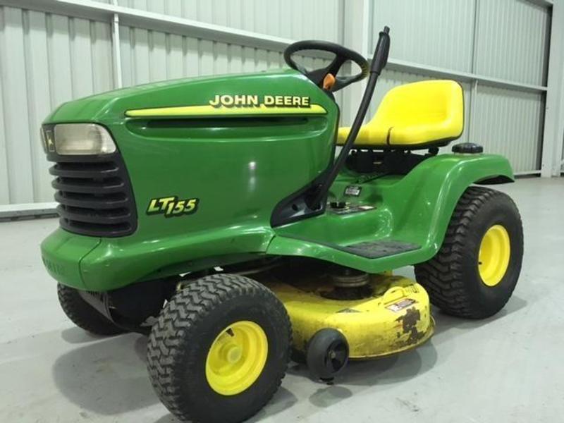 JOHN DEERE LT155 RIDE ON