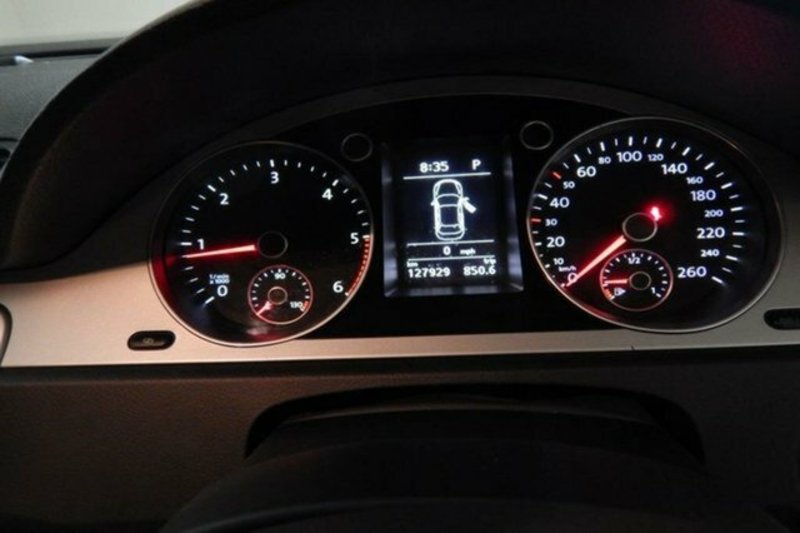 2010 VOLKSWAGEN PASSAT 125 TDI 3C MY10
