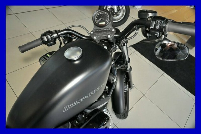 2011 HARLEY-DAVIDSON XL883N