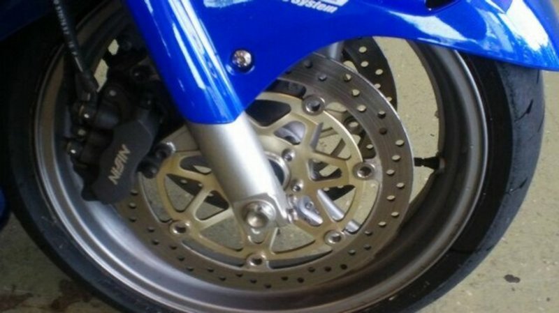 2004 HONDA 1100CC CBR1100XX (SUPER BLACKBIRD) 4