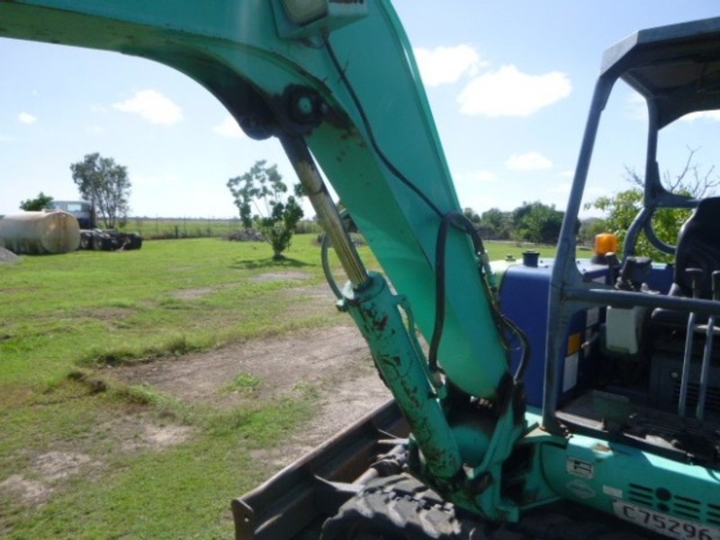 2009 IHI 40VXL Excavator