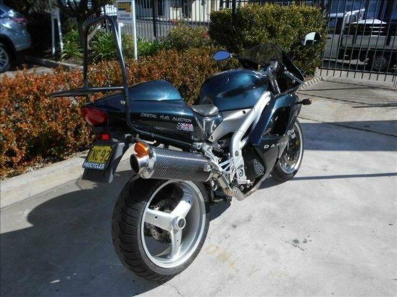 2002 TRIUMPH 955CC T955i (DAYTONA 955i)