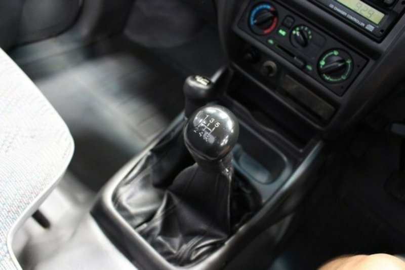 2002 FORD COURIER GL PE