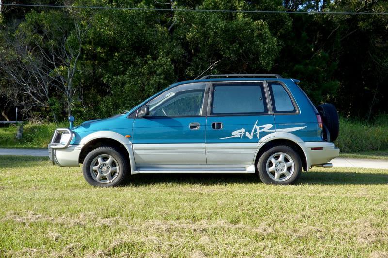 1995 MITSUBISHI RVR