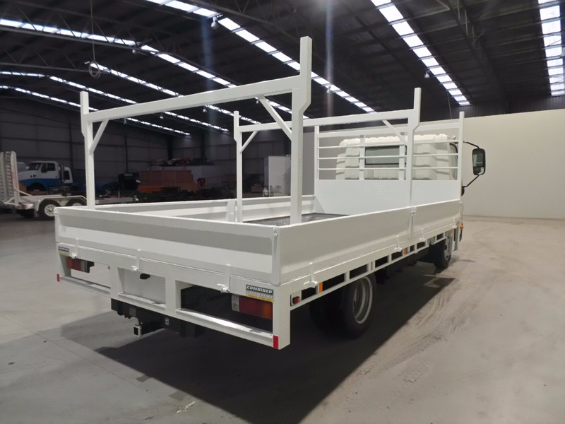 2016 HINO 616 - 300 Series 616 - 300 Series Truck