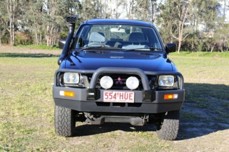 2001 MITSUBISHI TRITON GLX Club Cab MK