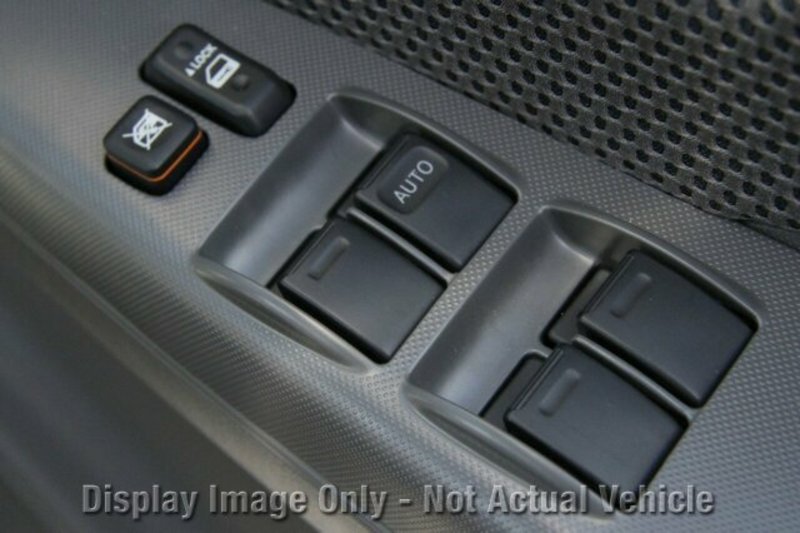 2013 TOYOTA HILUX SR (4x4) KUN26R MY12
