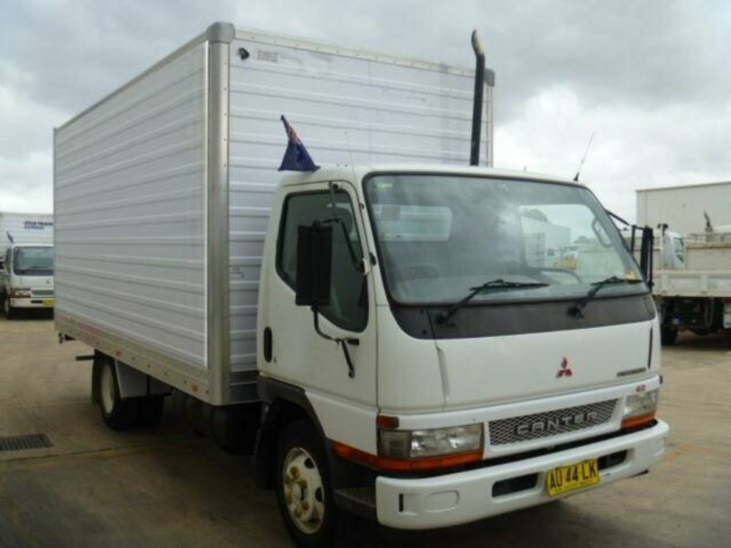 2005 MITSUBISHI CANTER
