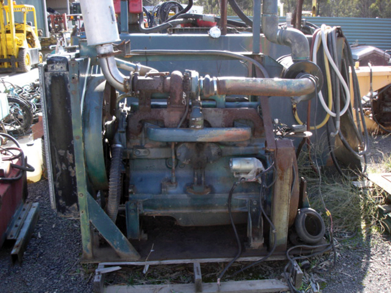 JOHN DEERE STATIONARY MOTOR (975-9)