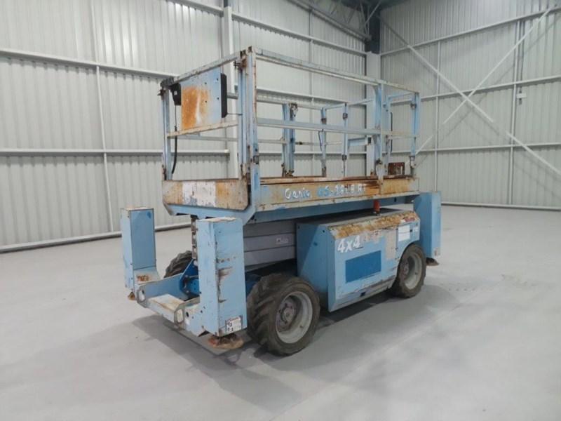 2005 GENIE GS2668RT SCISSOR LIFT