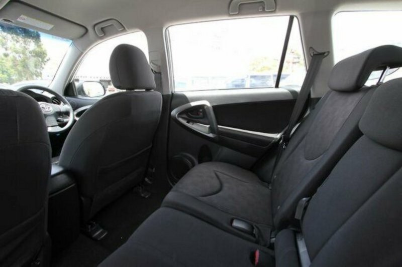 2010 TOYOTA RAV4 CV