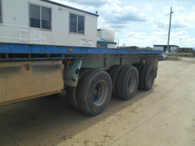 1980 Haulmark Flat top Semi Trailer