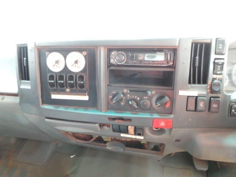 2011 ISUZU NPS300 4X4 SERVICE TRAY TRUCK