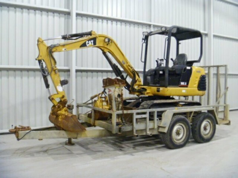 0 CATERPILLAR 302.5 Mini Excavator