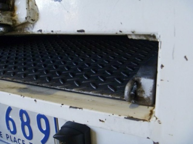 2010 MITSUBISHI FUSO CANTER