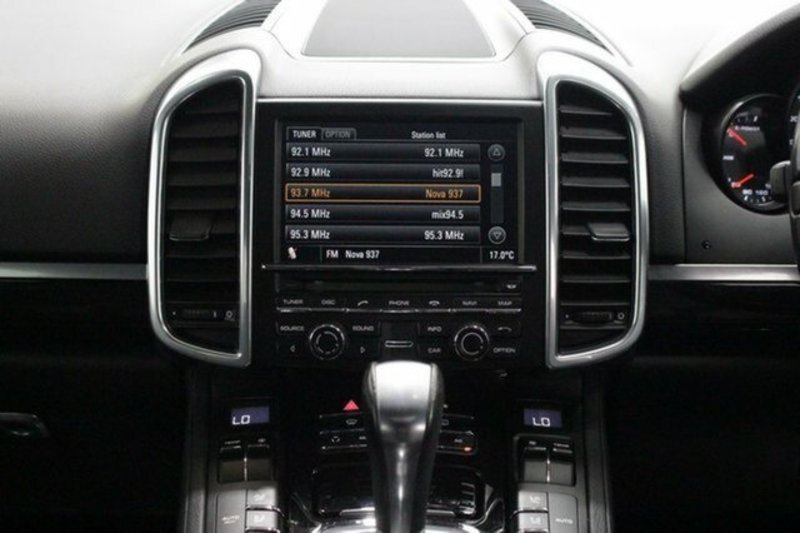 2010 PORSCHE CAYENNE S HYBRID SERIES 2