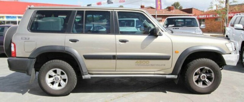 2002 NISSAN PATROL ST