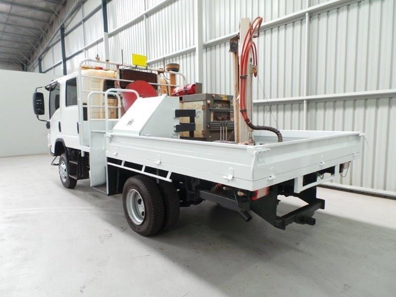 2011 ISUZU NPS300 4X4 SERVICE TRAY TRUCK