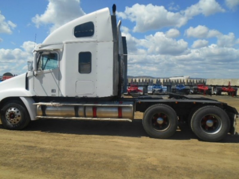 2000 FREIGHTLINER Century C(ST)120 Century Class FLX Century C(ST)120 Truck